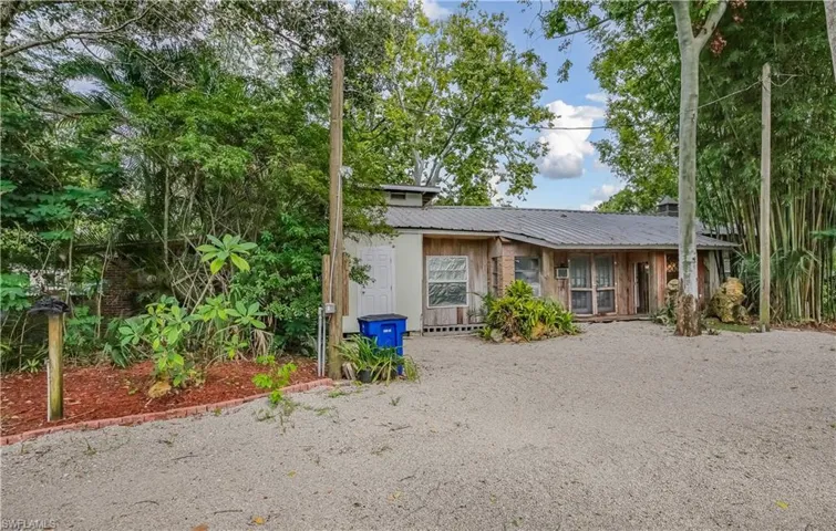 10871 Shirley Ln, North Fort Myers, Florida 33917