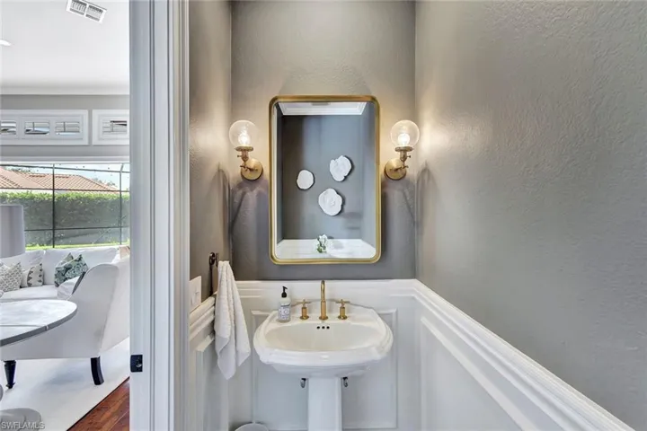 Powder room