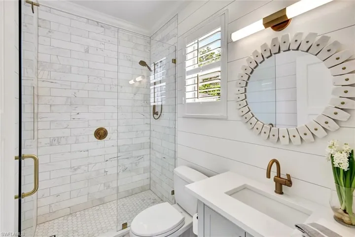 Guest bathroom 3