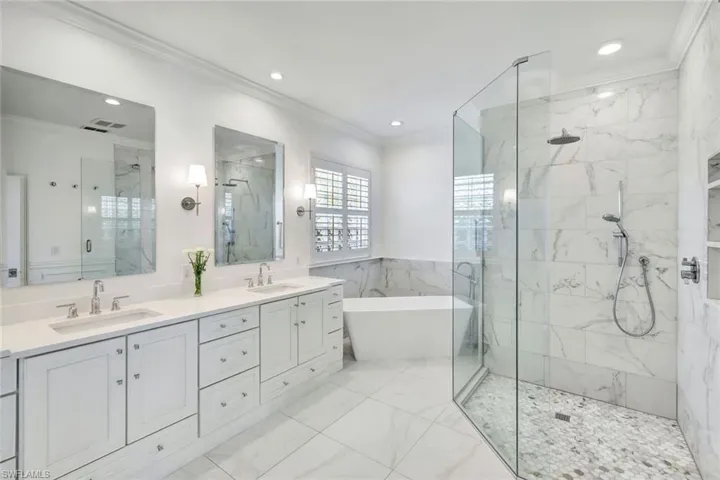 Beautifully updated primary bath