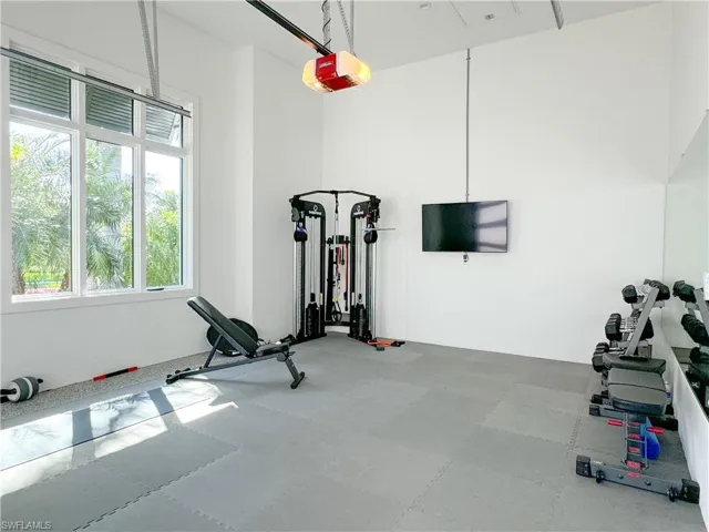 3123  Crayton  RD, Naples, FL 34103