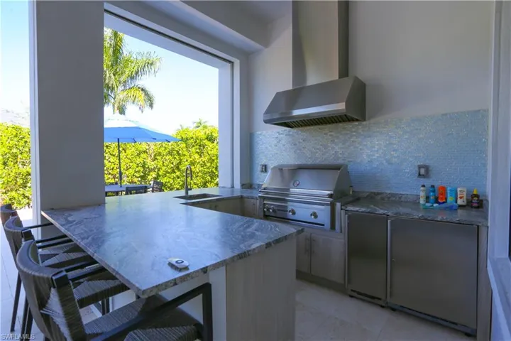 3123  Crayton  RD, Naples, FL 34103