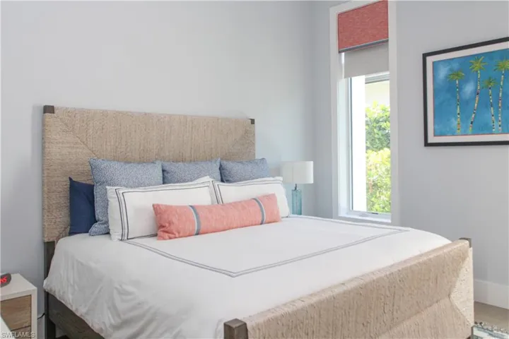 3123  Crayton  RD, Naples, FL 34103