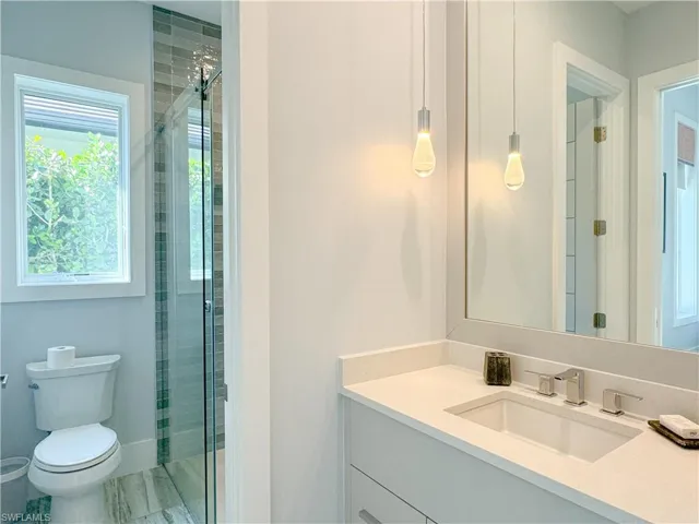 3123  Crayton  RD, Naples, FL 34103