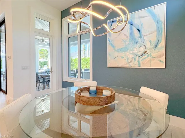 3123  Crayton  RD, Naples, FL 34103