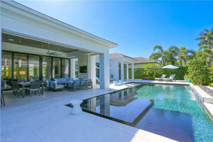 3123  Crayton  RD, Naples, FL 34103