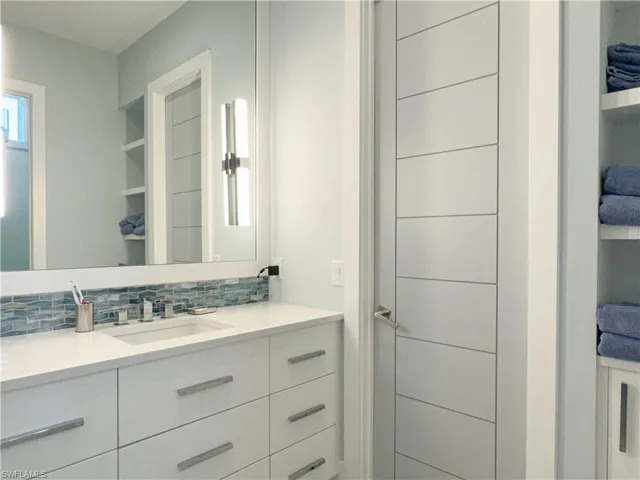 3123  Crayton  RD, Naples, FL 34103