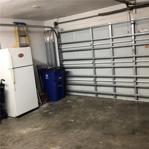 Yes the extra fridge is included