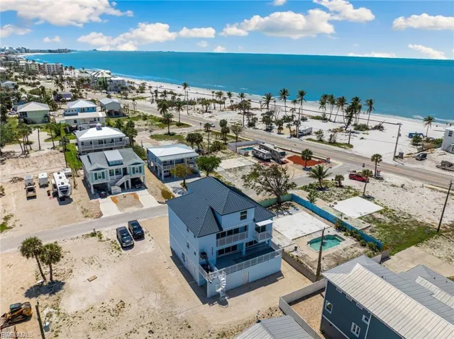 121 Hibiscus Dr, Fort Myers Beach, Florida 33931