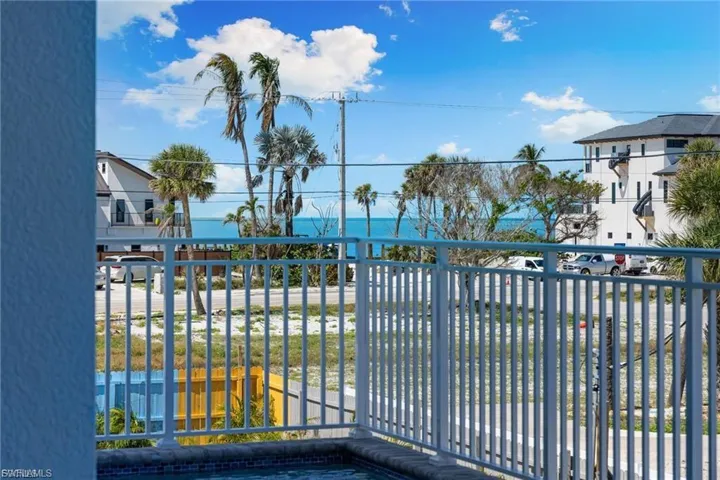 121 Hibiscus Dr, Fort Myers Beach, Florida 33931