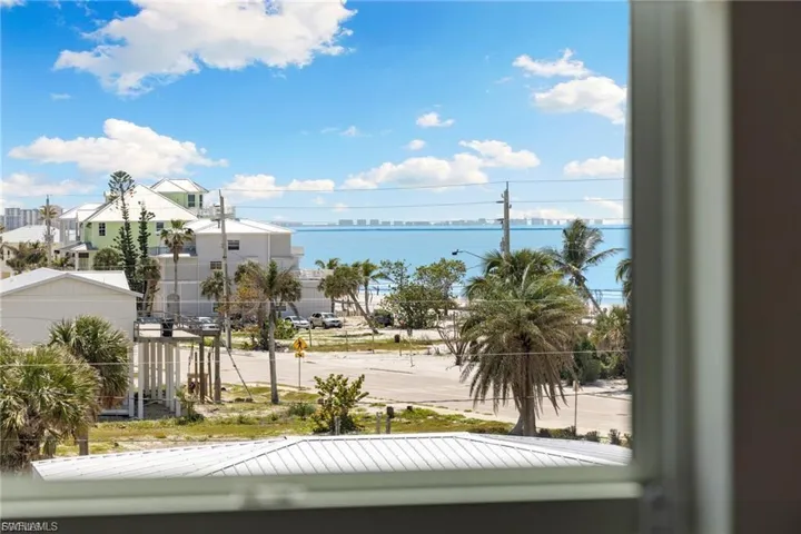121 Hibiscus Dr, Fort Myers Beach, Florida 33931