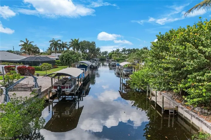 Homewood Drive offers Gulf access!
