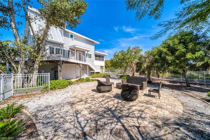 2499 Harbour Ln, Sanibel, Florida 33957
