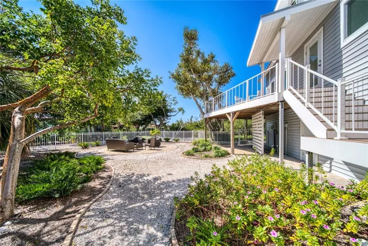 2499 Harbour Ln, Sanibel, Florida 33957