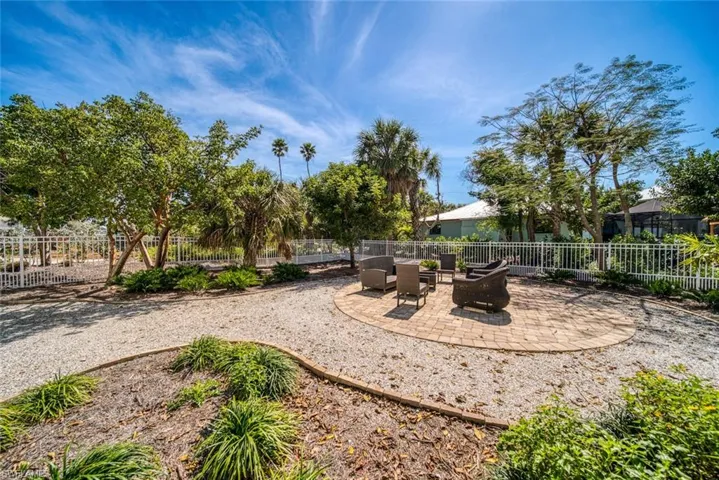 2499 Harbour Ln, Sanibel, Florida 33957