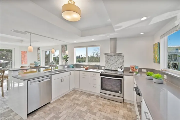 2499 Harbour Ln, Sanibel, Florida 33957