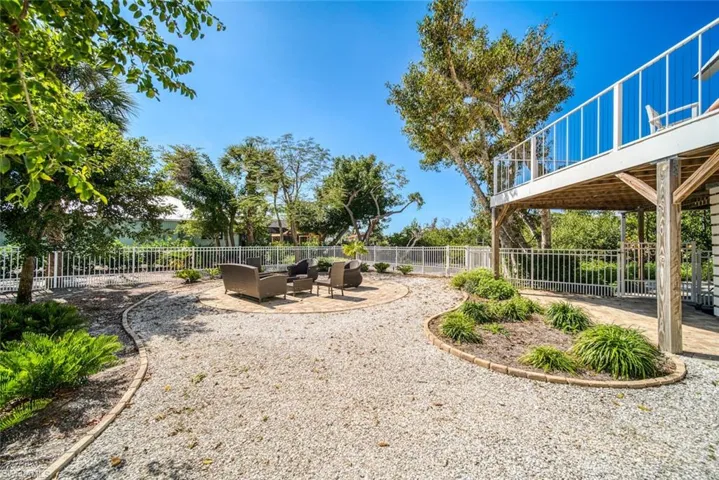 2499 Harbour Ln, Sanibel, Florida 33957
