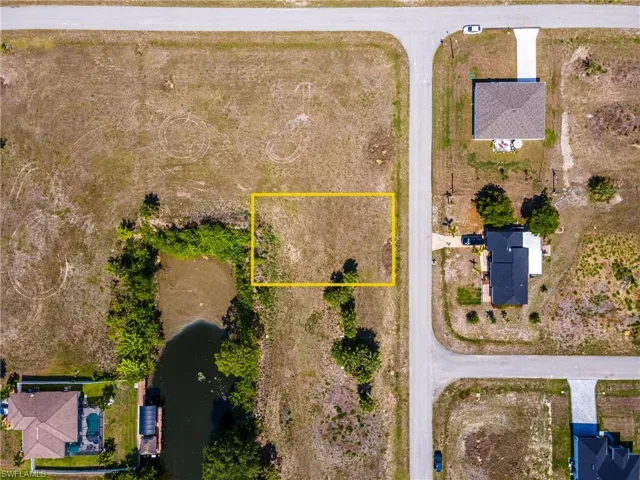 Aerial overview of property's location featuring property boundaries highlighted