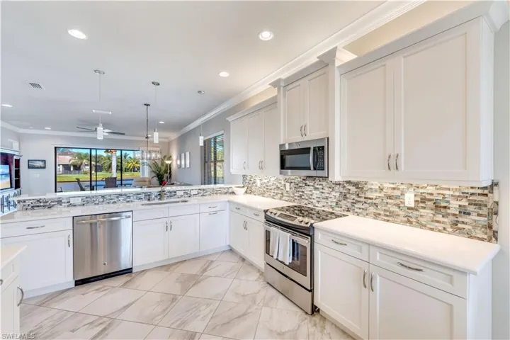 11555  Meadowrun  CIR, Fort Myers, FL 33913