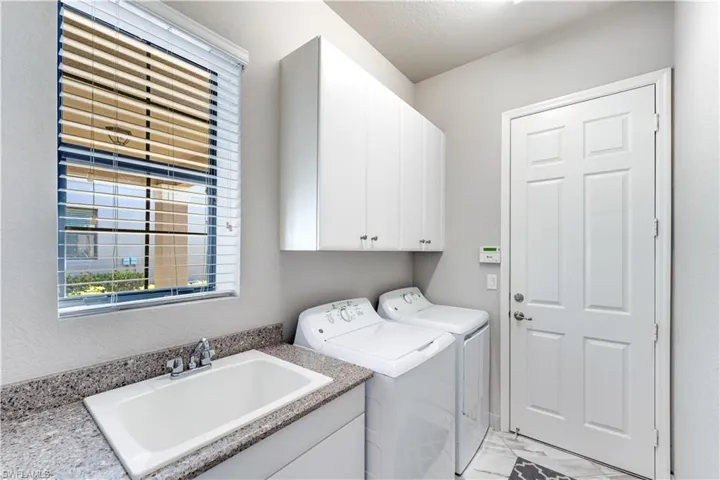 11555  Meadowrun  CIR, Fort Myers, FL 33913