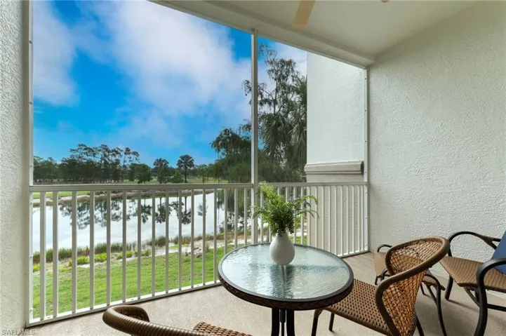 8247 Parkstone Pl 206, Naples, Florida 34120