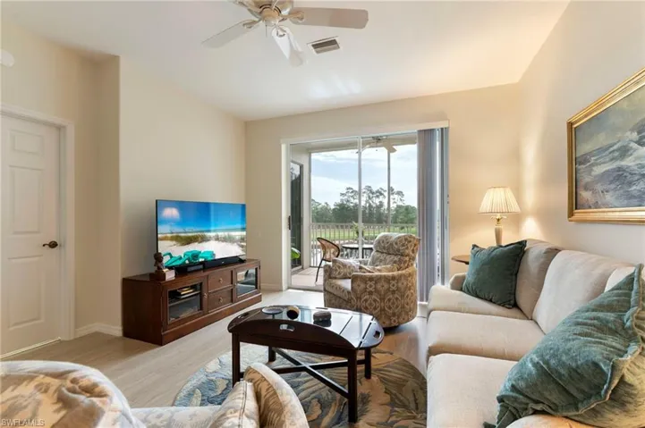 8247 Parkstone Pl 206, Naples, Florida 34120