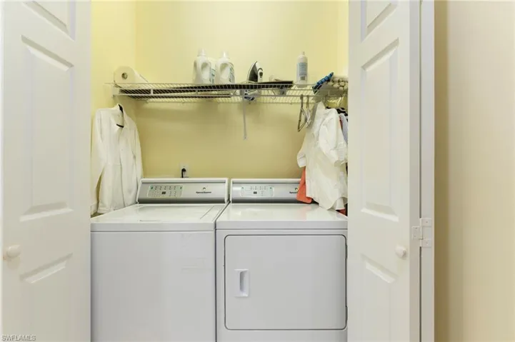 8247 Parkstone Pl 206, Naples, Florida 34120