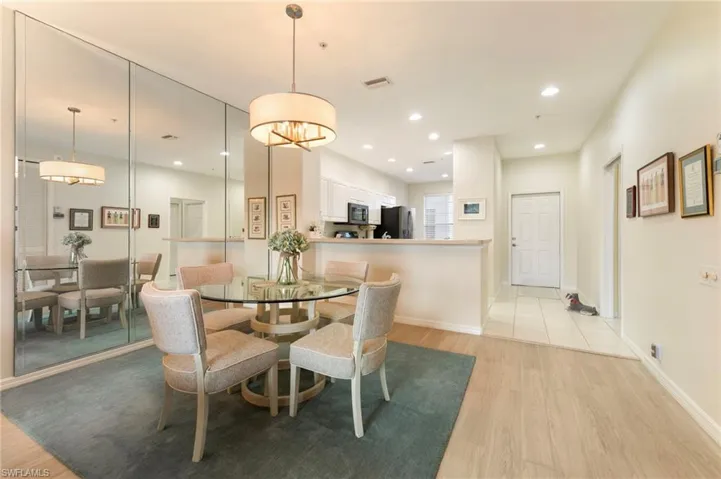 8247 Parkstone Pl 206, Naples, Florida 34120