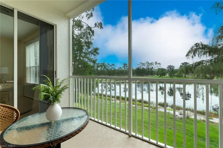 8247 Parkstone Pl 206, Naples, Florida 34120