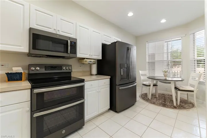 8247 Parkstone Pl 206, Naples, Florida 34120