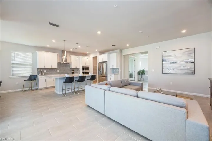 4687  Arboretum  CIR, Naples, FL 34112