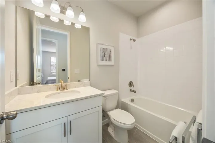 4687  Arboretum  CIR, Naples, FL 34112
