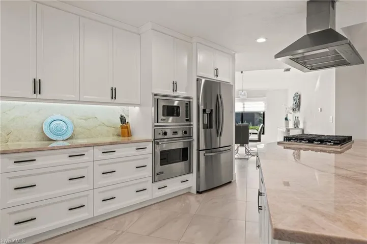 2307  Queens  WAY, Naples, FL 34112
