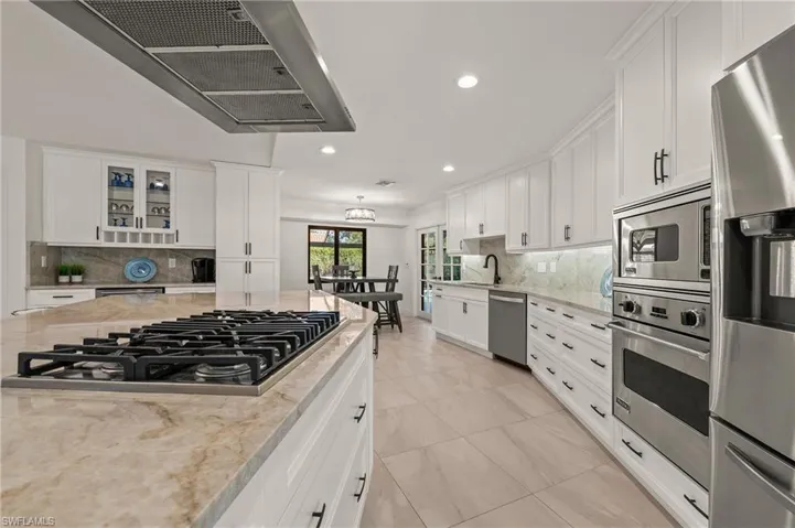2307  Queens  WAY, Naples, FL 34112