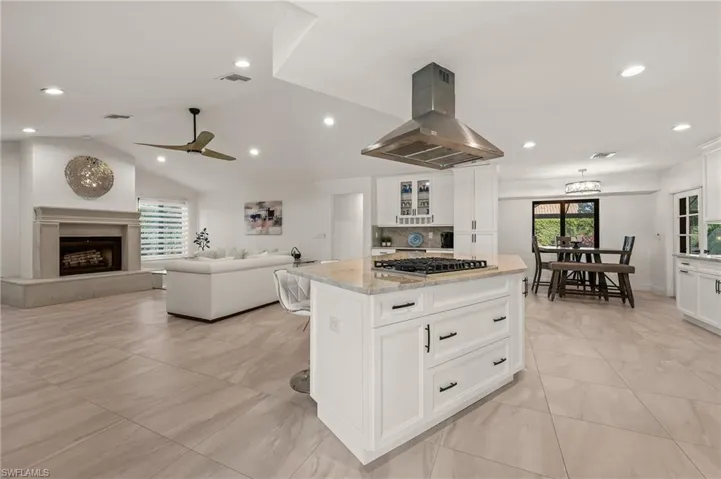 2307  Queens  WAY, Naples, FL 34112