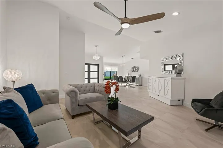2307  Queens  WAY, Naples, FL 34112