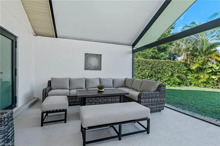2307  Queens  WAY, Naples, FL 34112