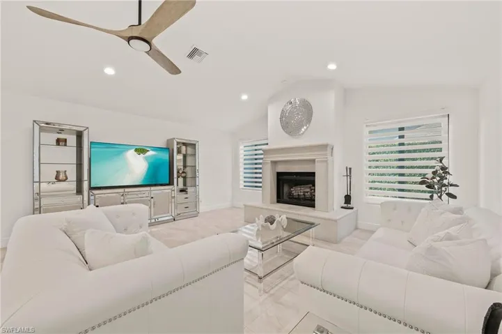 2307  Queens  WAY, Naples, FL 34112