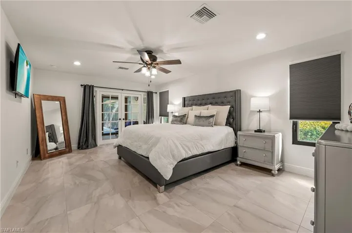 2307  Queens  WAY, Naples, FL 34112