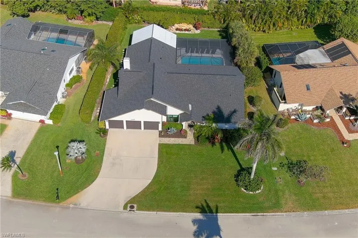 2307  Queens  WAY, Naples, FL 34112