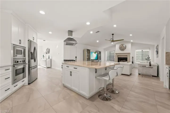 2307  Queens  WAY, Naples, FL 34112