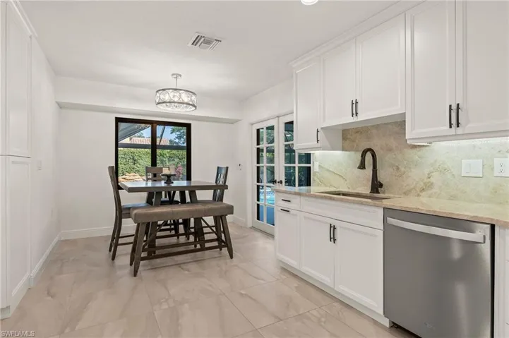 2307  Queens  WAY, Naples, FL 34112