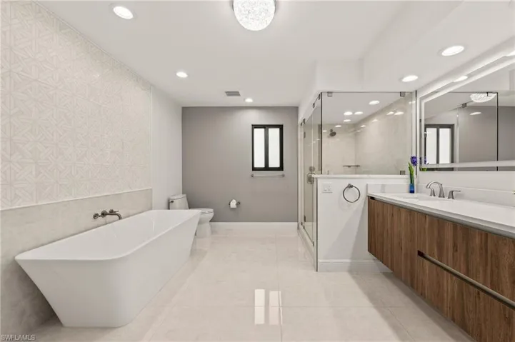 2307  Queens  WAY, Naples, FL 34112