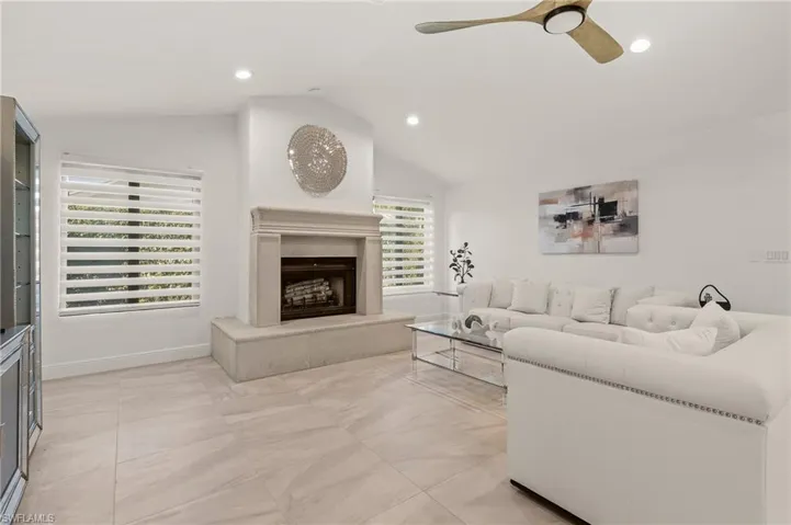 2307  Queens  WAY, Naples, FL 34112