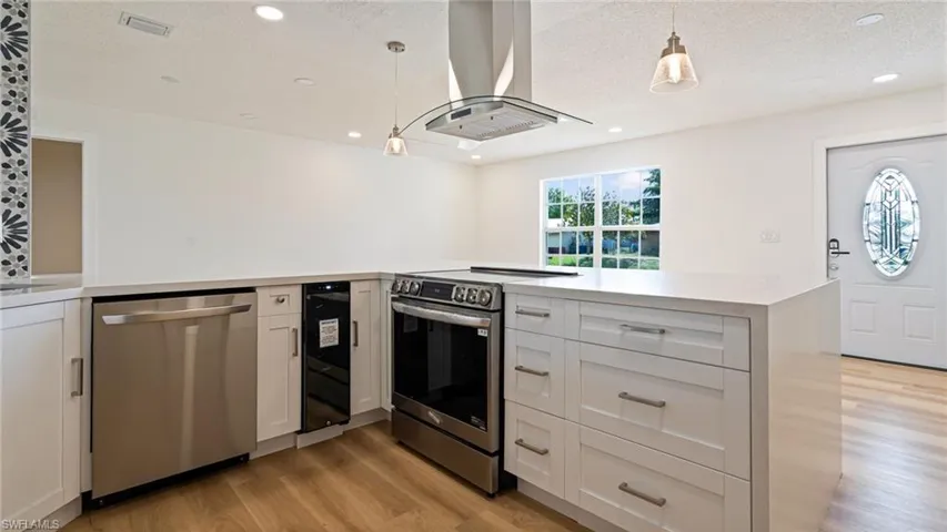 1393 White Cedar Ln, North Fort Myers, Florida 33917