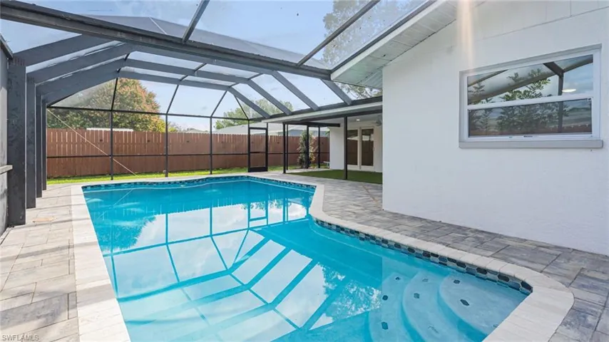 1393 White Cedar Ln, North Fort Myers, Florida 33917