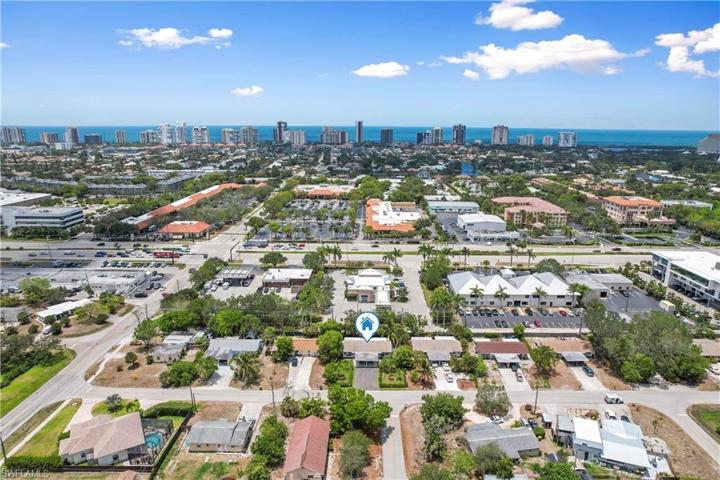 4681  Alhambra W CIR, NAPLES, FL 34103