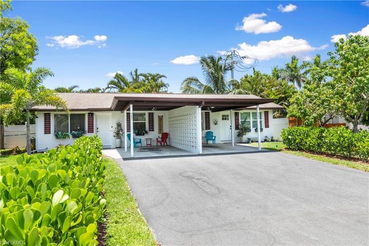 4681  Alhambra W CIR, NAPLES, FL 34103