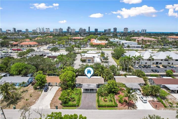 4681  Alhambra W CIR, NAPLES, FL 34103