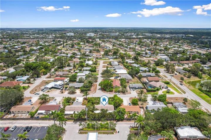 4681  Alhambra W CIR, NAPLES, FL 34103
